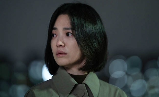 宋慧喬憑藉主演的韓劇《黑暗榮耀》再創事業高峰