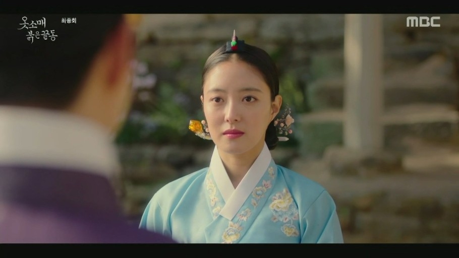 憑藉《衣袖紅鑲邊》裏「成德任」一角大受歡迎的李世榮