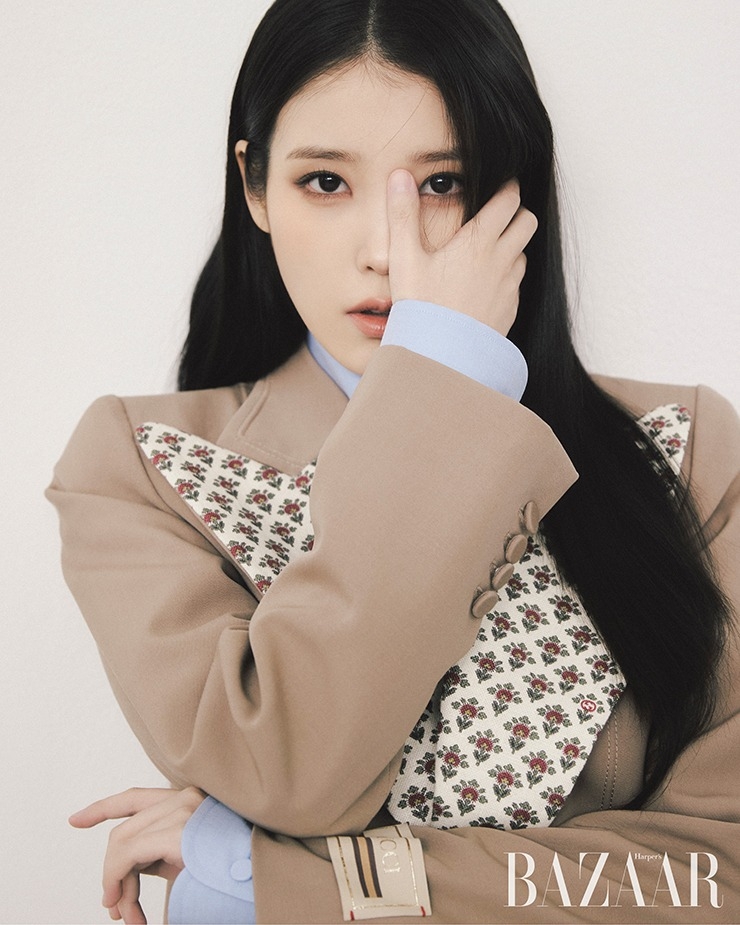 作家想把IU有但又不太明顯的特點融入到角色中