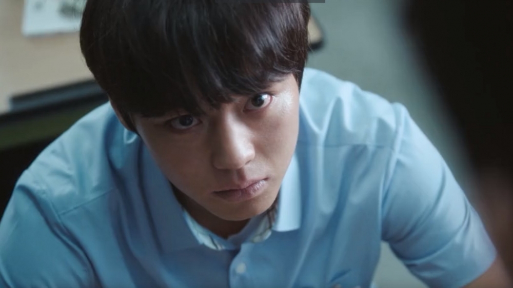 延時恩轉到新學校後又再次被校霸盯上