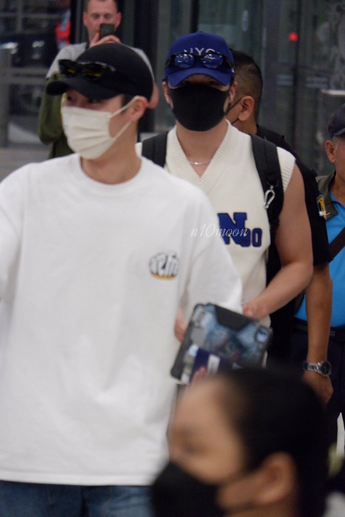 申承浩與李宰旭一同前往泰國