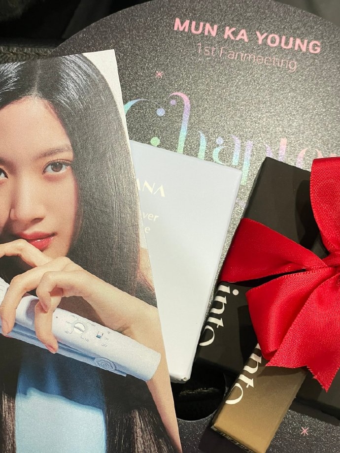 文佳煐為粉絲準備的手寫信、禮物