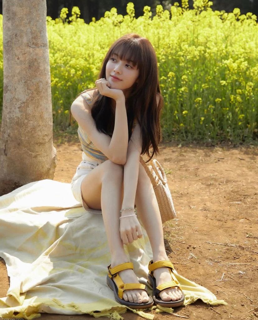 精緻五官成為時尚雜志愛用模特