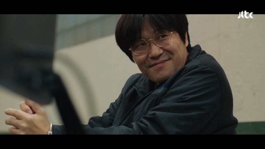 李圭會在《怪物》飾演變態殺人魔