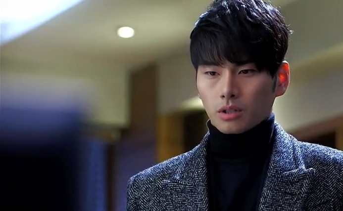 李伊庚在《來自星星的你》飾演秘書