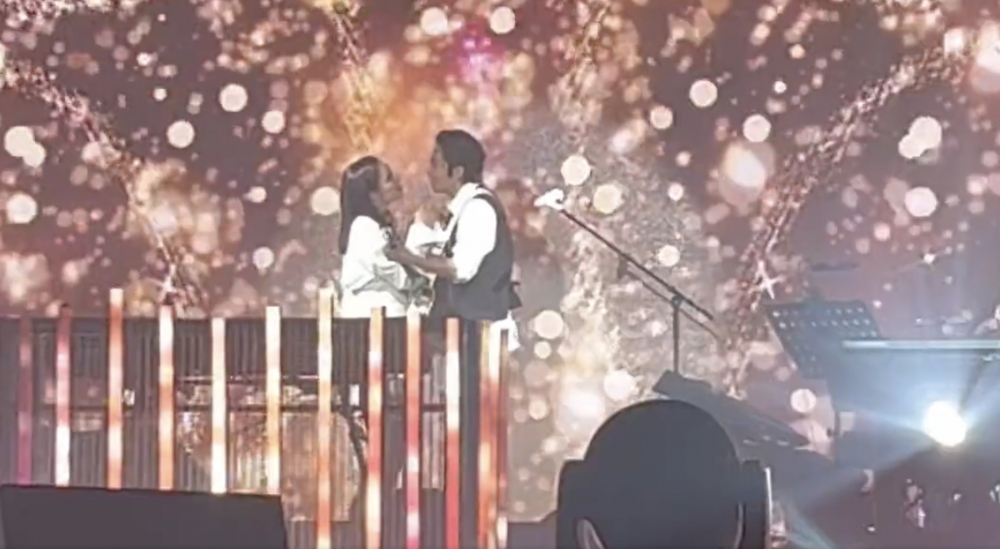 Gummy和曹政奭深情對唱