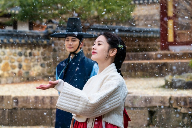 通過《朝鮮花美男》二搭的李俊昊與庭沼珉