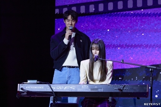 文佳煐、柳演錫合唱〈City of stars〉