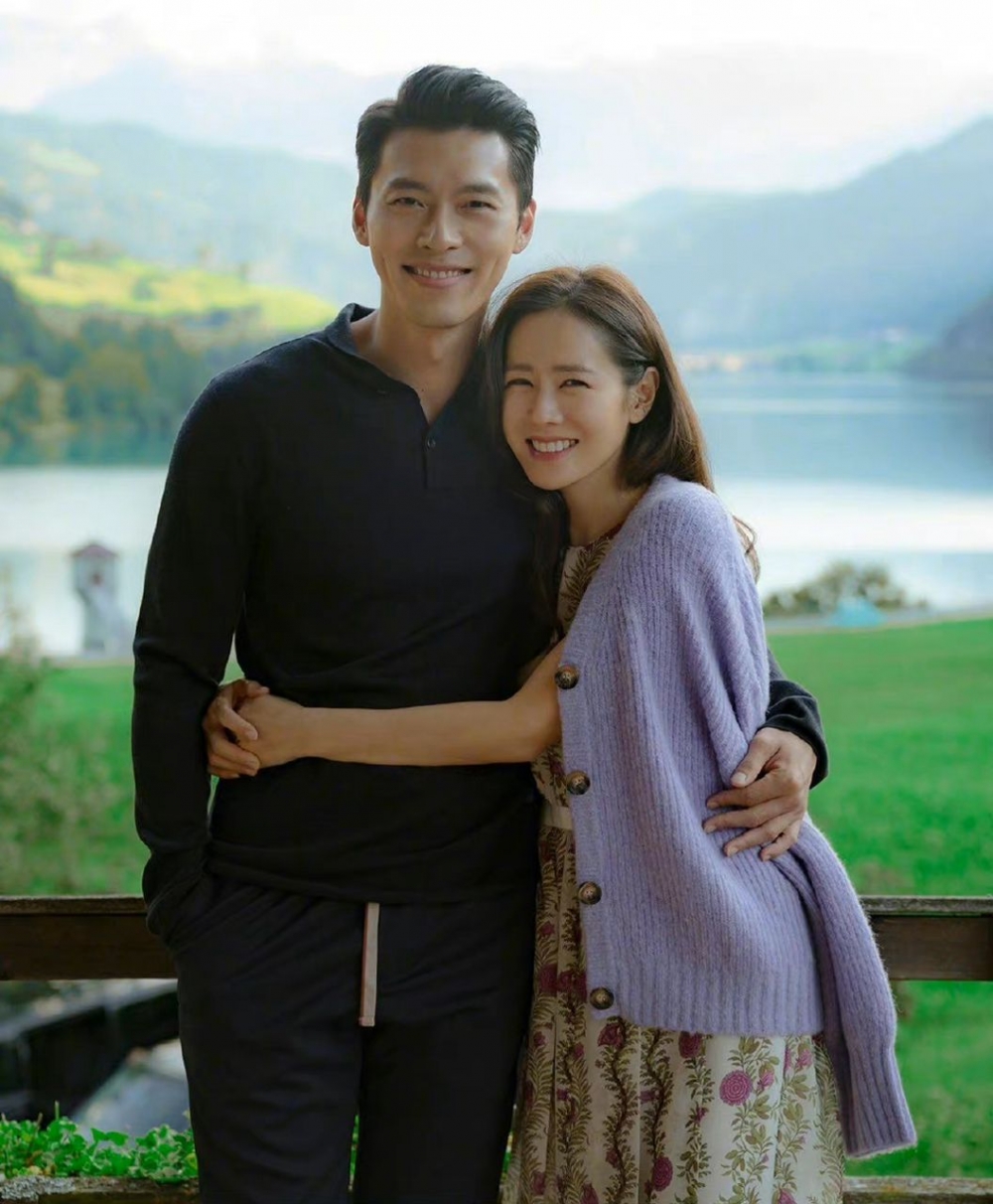  2020年兩人不畏緋聞一起合作夯劇《愛的迫降》再次相遇