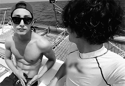 李洙赫的冰塊盒腹肌