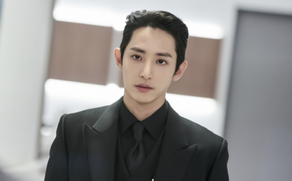 李洙赫顏值爆表