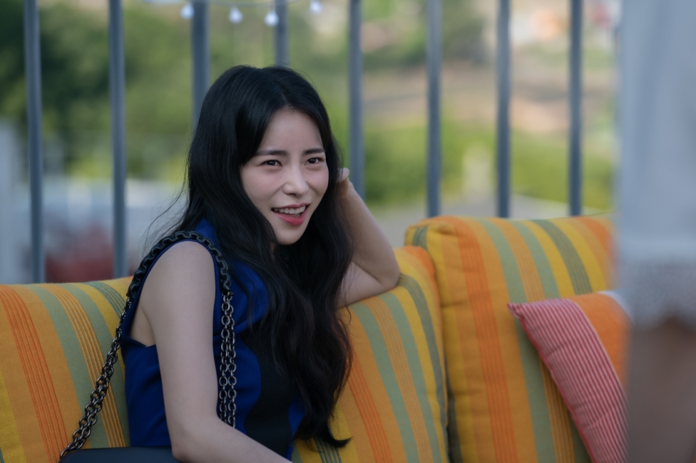 林智妍在《黑暗榮耀》中飾演校園暴力加害者「朴涎鎮」