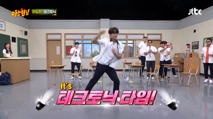 李到晛表演電音舞