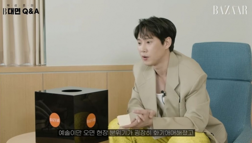 朴成勳還稱贊藝率可愛，表示有她在的每場戲氣氛都會變得非常融洽