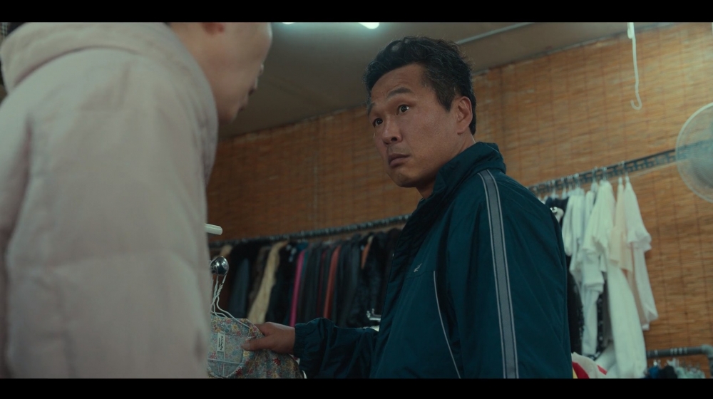 常年酗酒、賭博且擁有家暴行為的大嬸老公李錫在