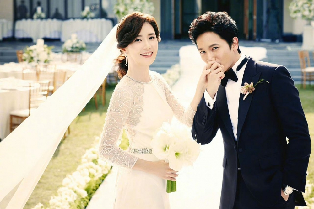 但李寶英曾在采訪中提及自己不想和娛樂圈的演員談戀愛