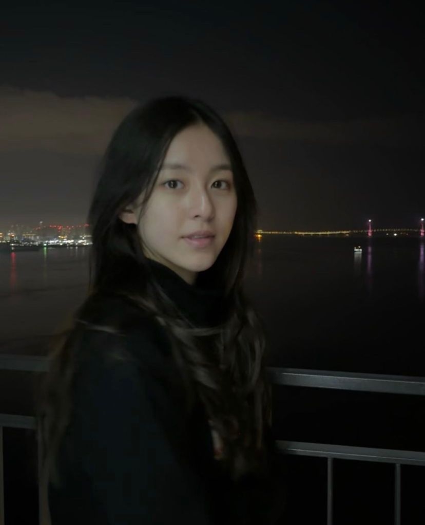 私下與素顔或淡妝為主