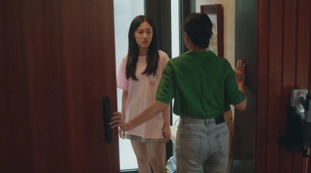 海伊因在學校受挫正煩心的她對善行發脾氣