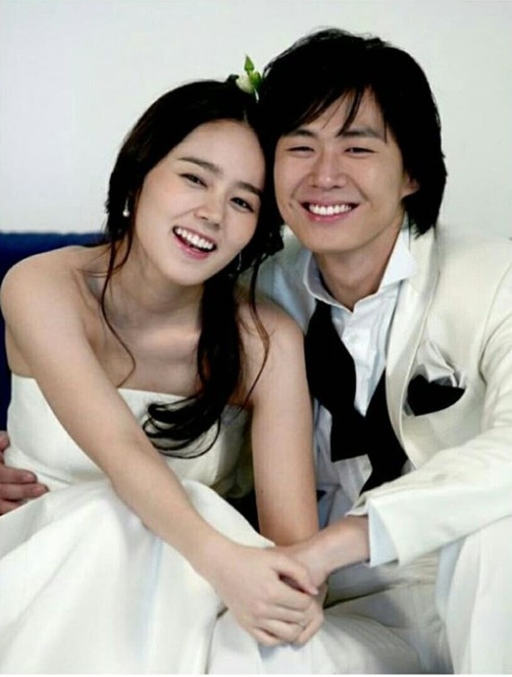 兩人是在2003年的電視劇《黃手帕》中結緣