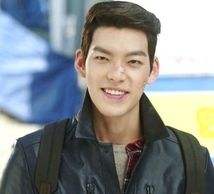 原因是臉被劃傷了