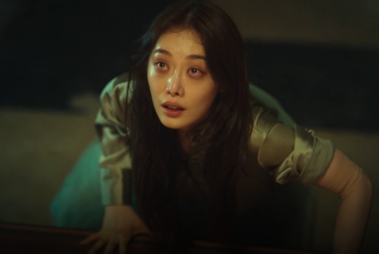 為了演起來更自然她還讓經紀人找最弱的電子煙，去拍攝的時候才和經紀人一起抽當作練習