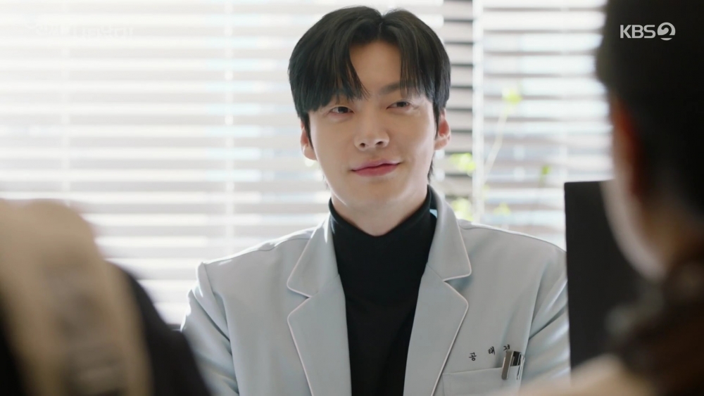 卻是對嬰兒及產婦都給予極大耐心的婦產科醫生