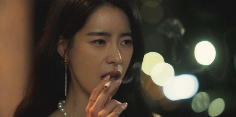 林智妍坦言曾因抽菸發不出聲音