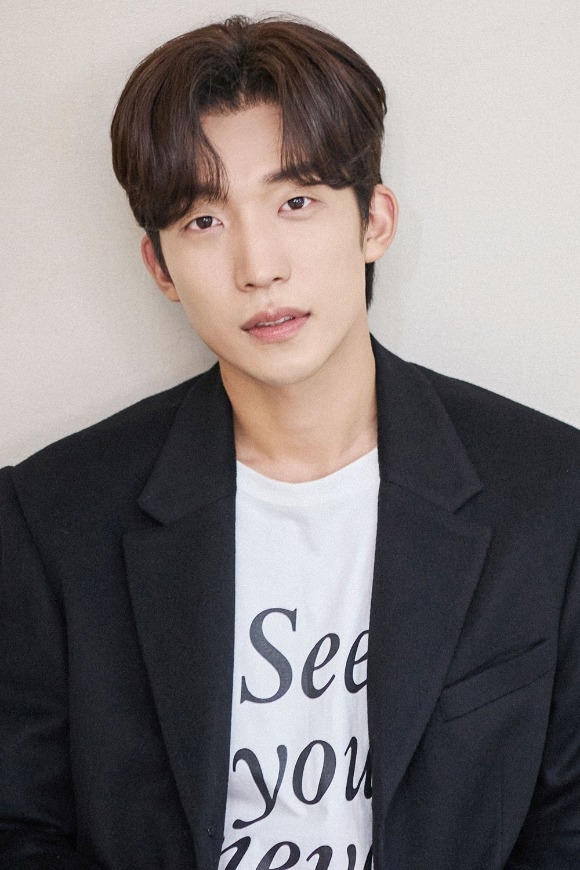 李相二將與金裕貞、宋江在劇中形成三角戀