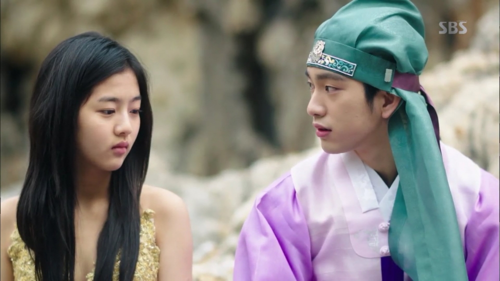 在《藍色海洋的傳説》飾演全智賢少女時期的申銀秀將飾演冷酷高傲的公主「清雅」