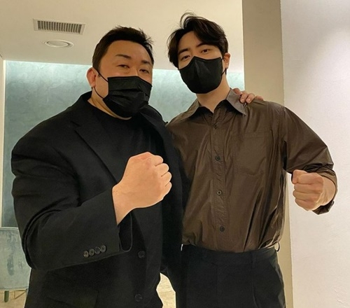 《犯罪都市3》由馬東石與李浚赫