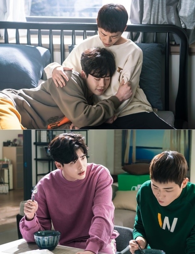 李鍾碩、辛載夏在《當你沉睡時》飾演親兄弟