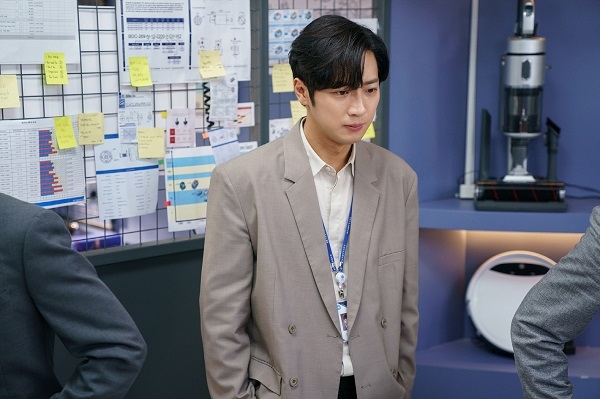 李相燁有望飾演前任檢察官、現在是無業游民的「吳圭泰」