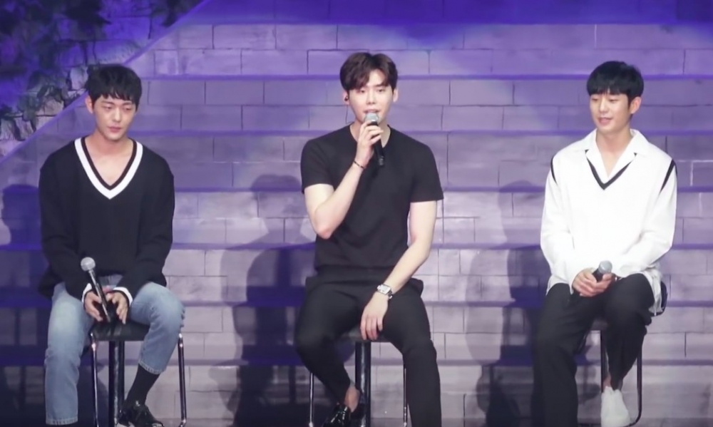 辛載夏、丁海寅2017年時擔任李鍾碩見面會嘉賓