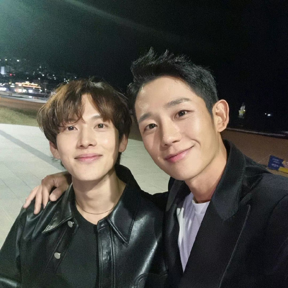 丁海寅po出與任時完的合照