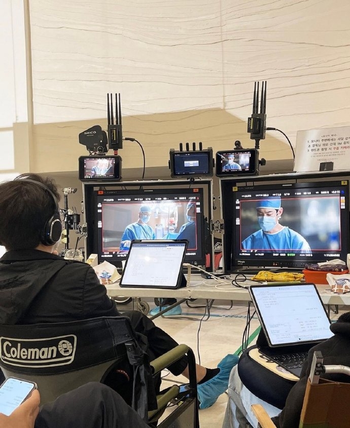 柳演錫出演《金師傅3》的畫面曝光