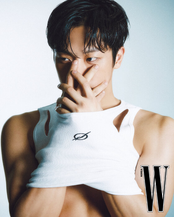 李新英時尚畫報公開