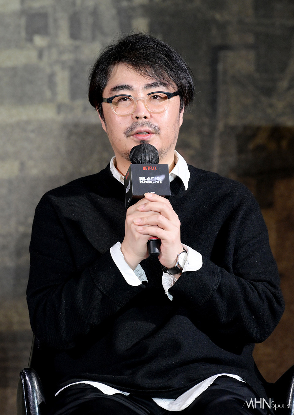 導演表示抽烟的戲份是CG合成的