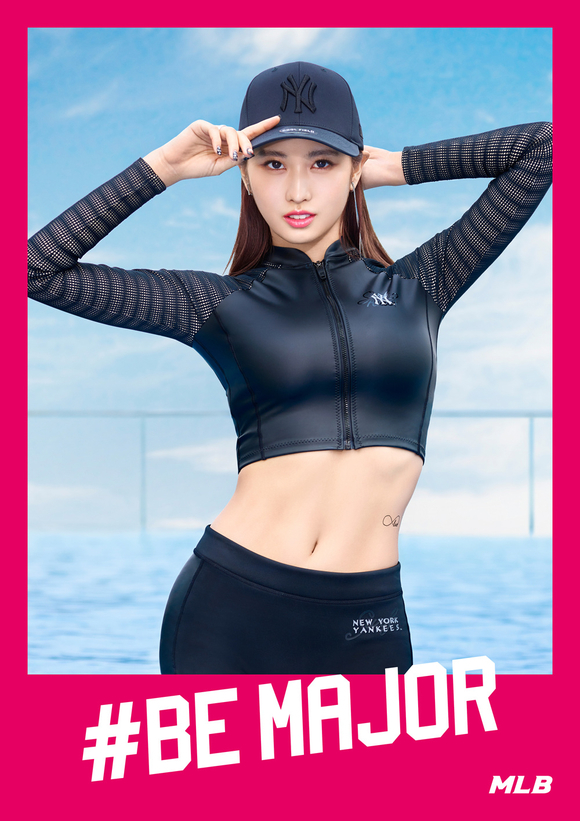TWICE Momo