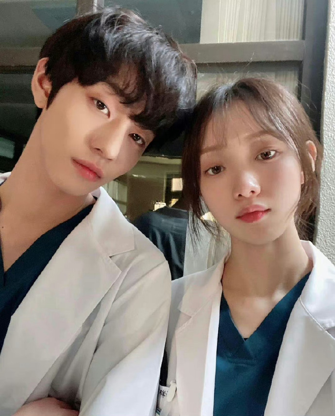 李聖經與安孝燮拍攝過不少「Lovegram」