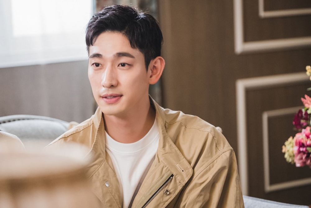 《產後調理院》尹博飾演新手爸爸