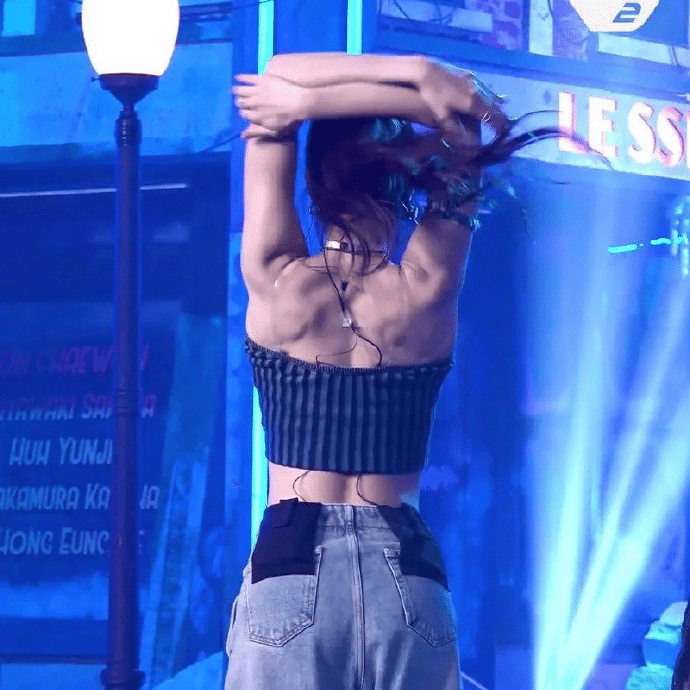 LE SSERAFIM 中村一葉