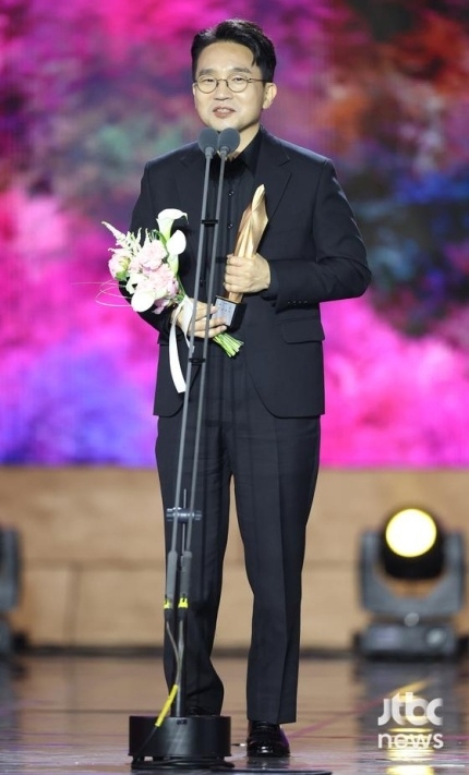 最佳導演獎:劉仁植《非常律師禹英禑》