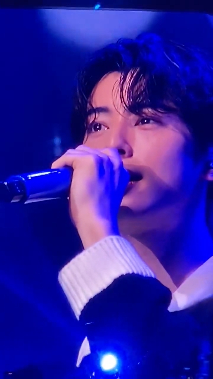 《惡女是懸絲木偶》的主題曲〈Focus On Me〉