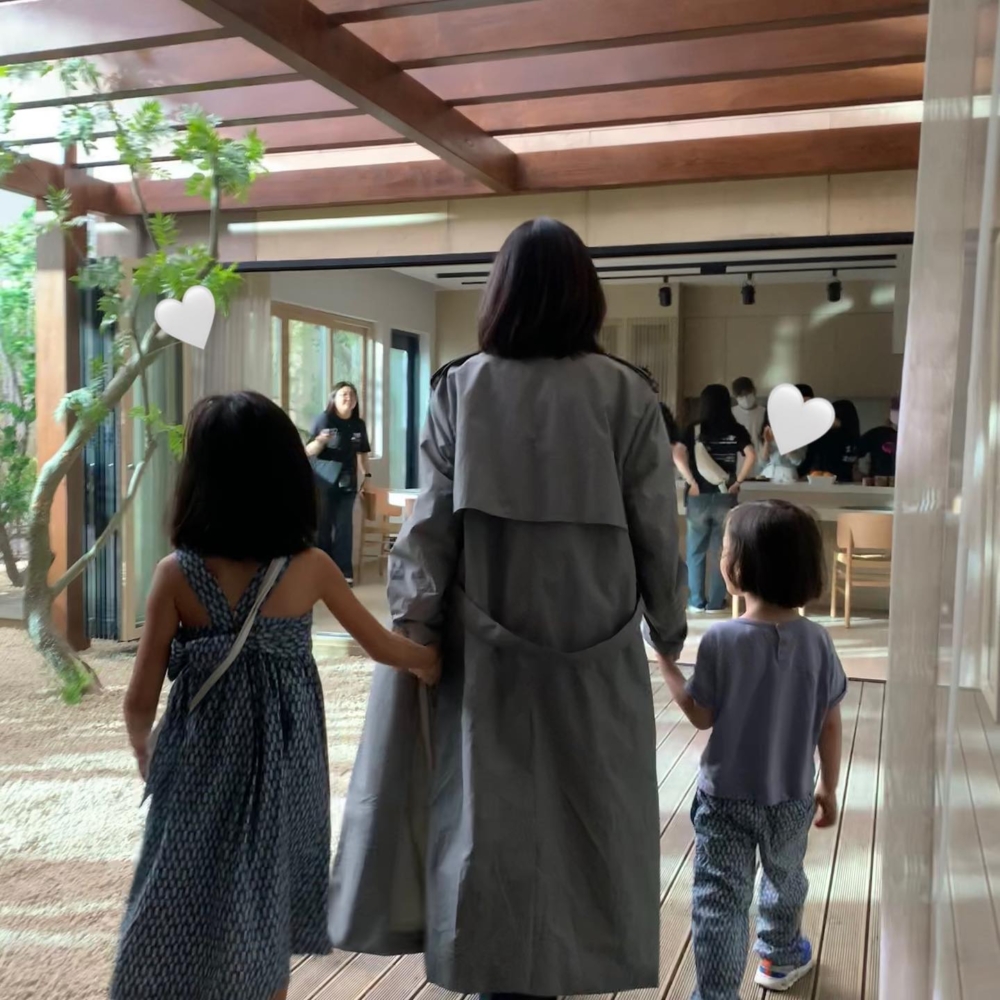 夫妻倆的孩子也來到現場