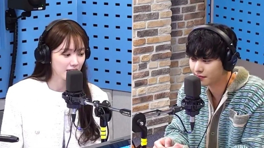 定下「情侶舞」收拾公約的安孝燮與李聖經