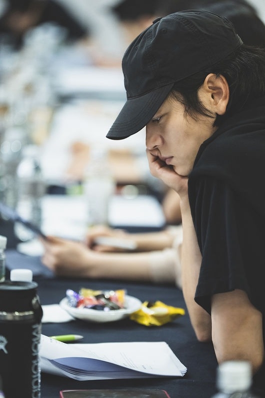 姜棟元飾演雖然身份卑微但卻擁有最好劍術實力的「天英」