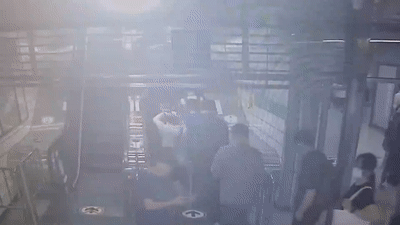 自動手扶梯突然反方向逆行