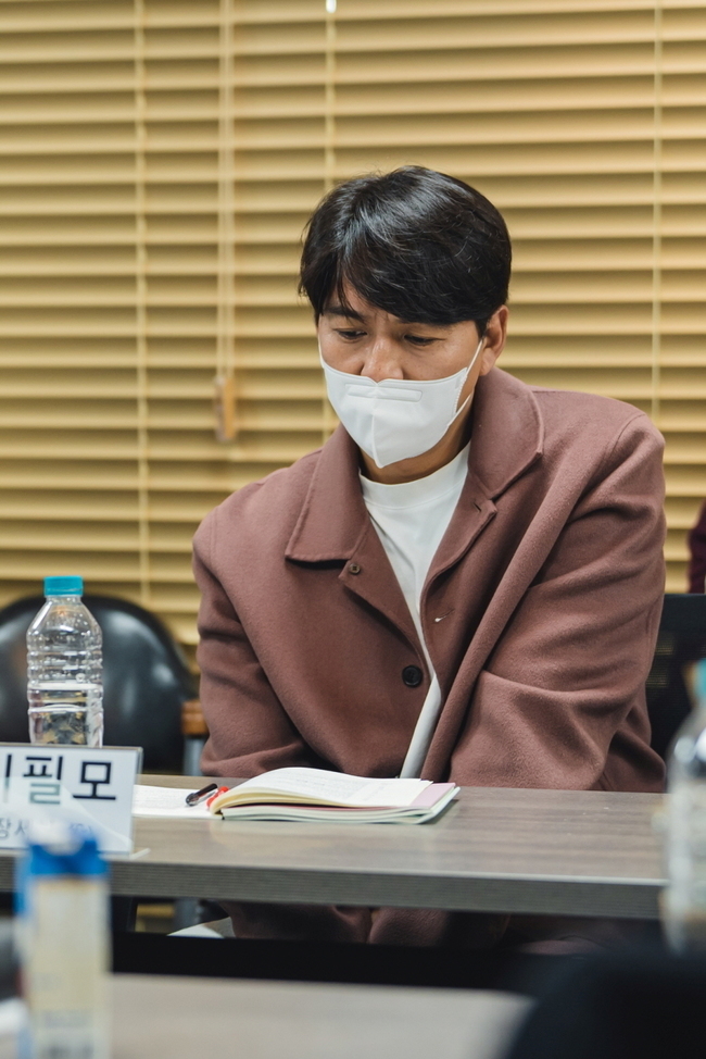 李必模飾演男主張申侑的父親「張世憲」