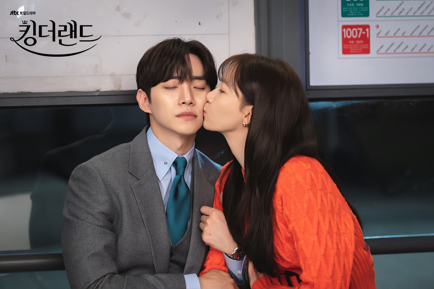 男女主角開始戀愛後收視率反而停滯甚至下滑