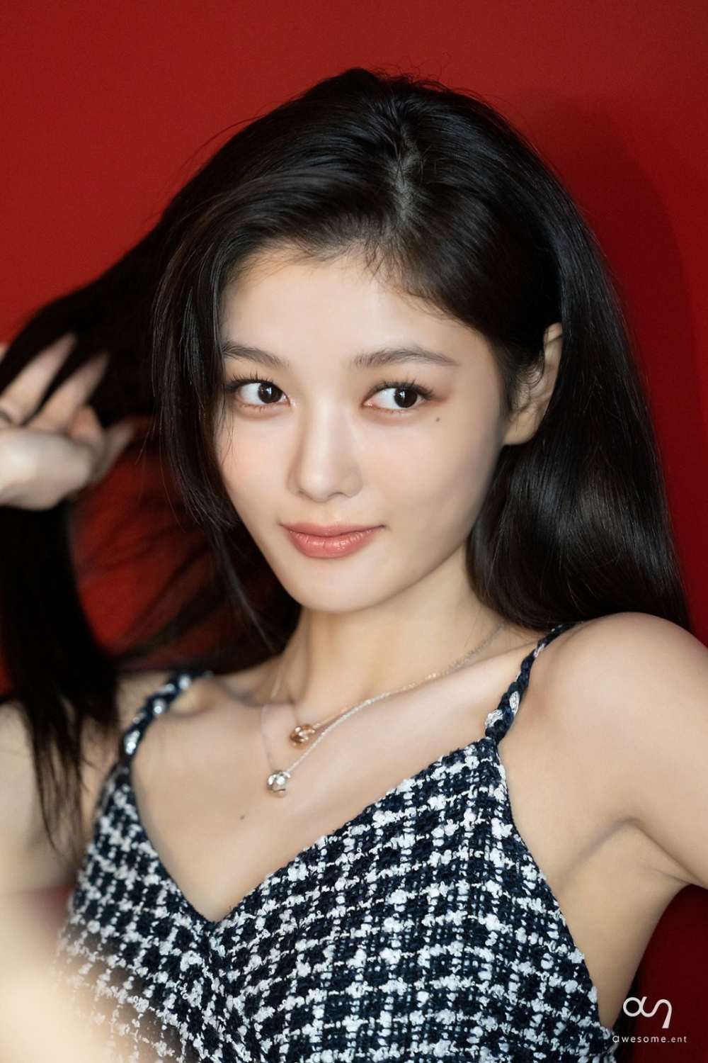 金裕貞飾演的是外表高傲優雅，實則擁有瘋子氣質的財閥繼承人「都道熙」